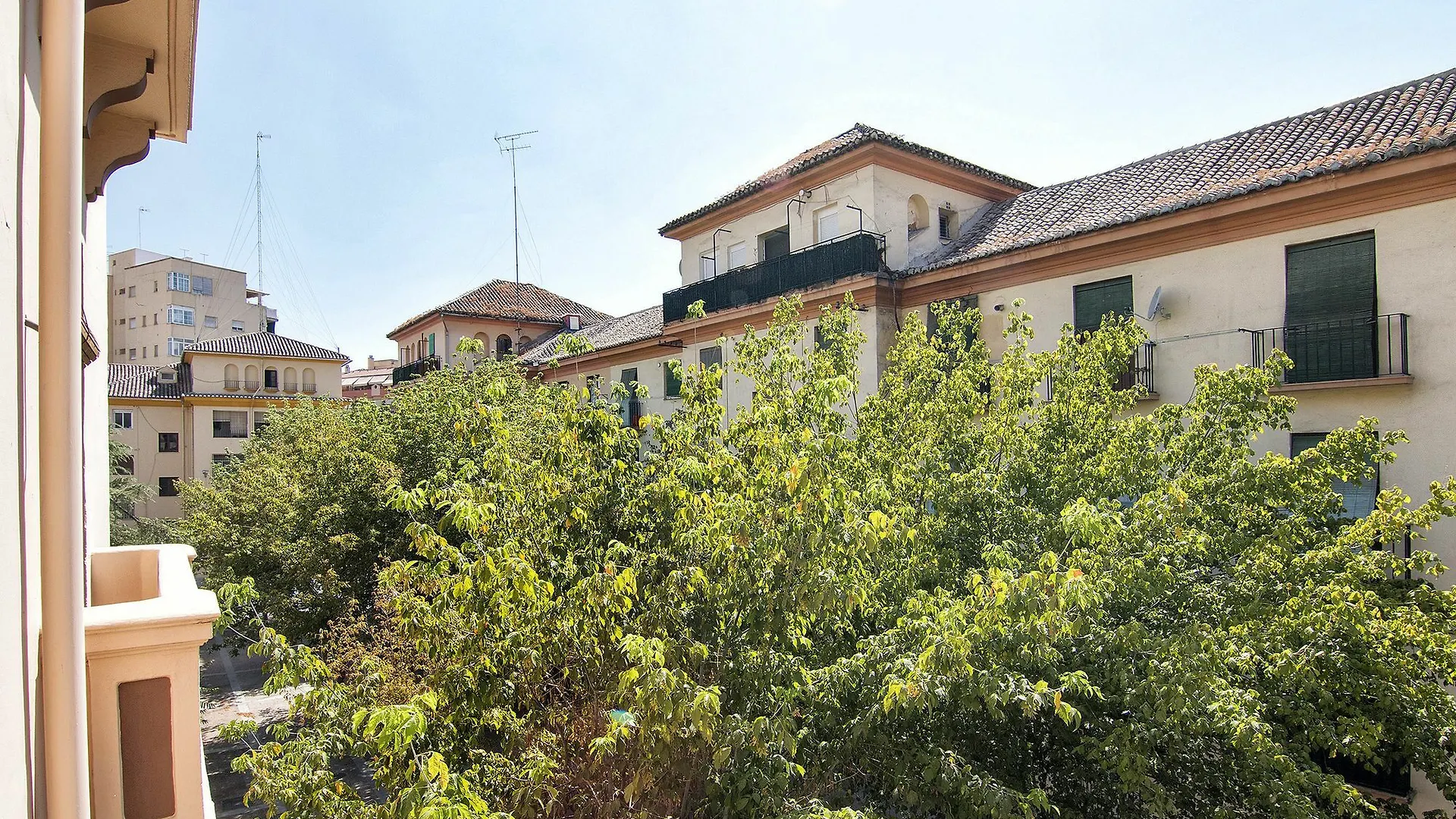 Bright & Elegant City Centre 3 Bedroom Apart Granada Spain